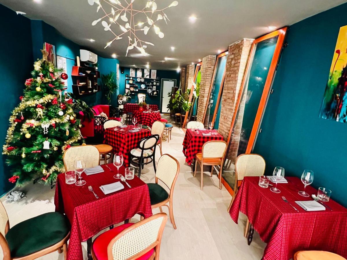 Saigon 118 Hostel And Cafe โฮจิมินห์ซิตี้ ภายนอก รูปภาพ