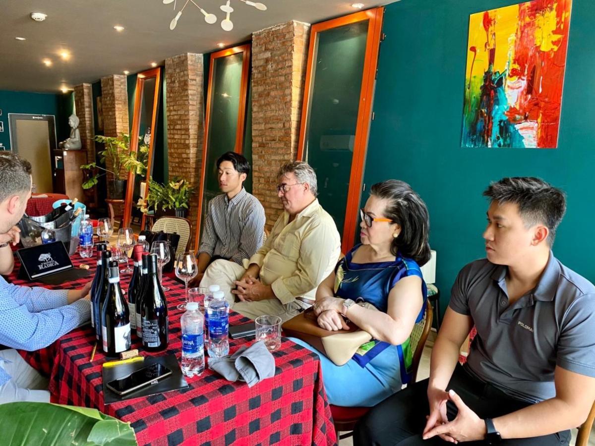 Saigon 118 Hostel And Cafe โฮจิมินห์ซิตี้ ภายนอก รูปภาพ